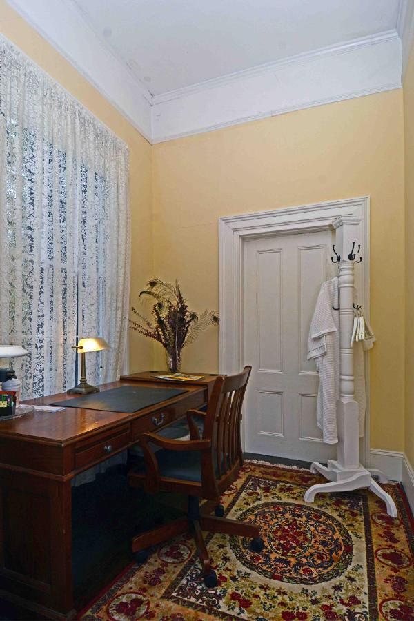 1872 Denham Inn 몬티첼로 외부 사진